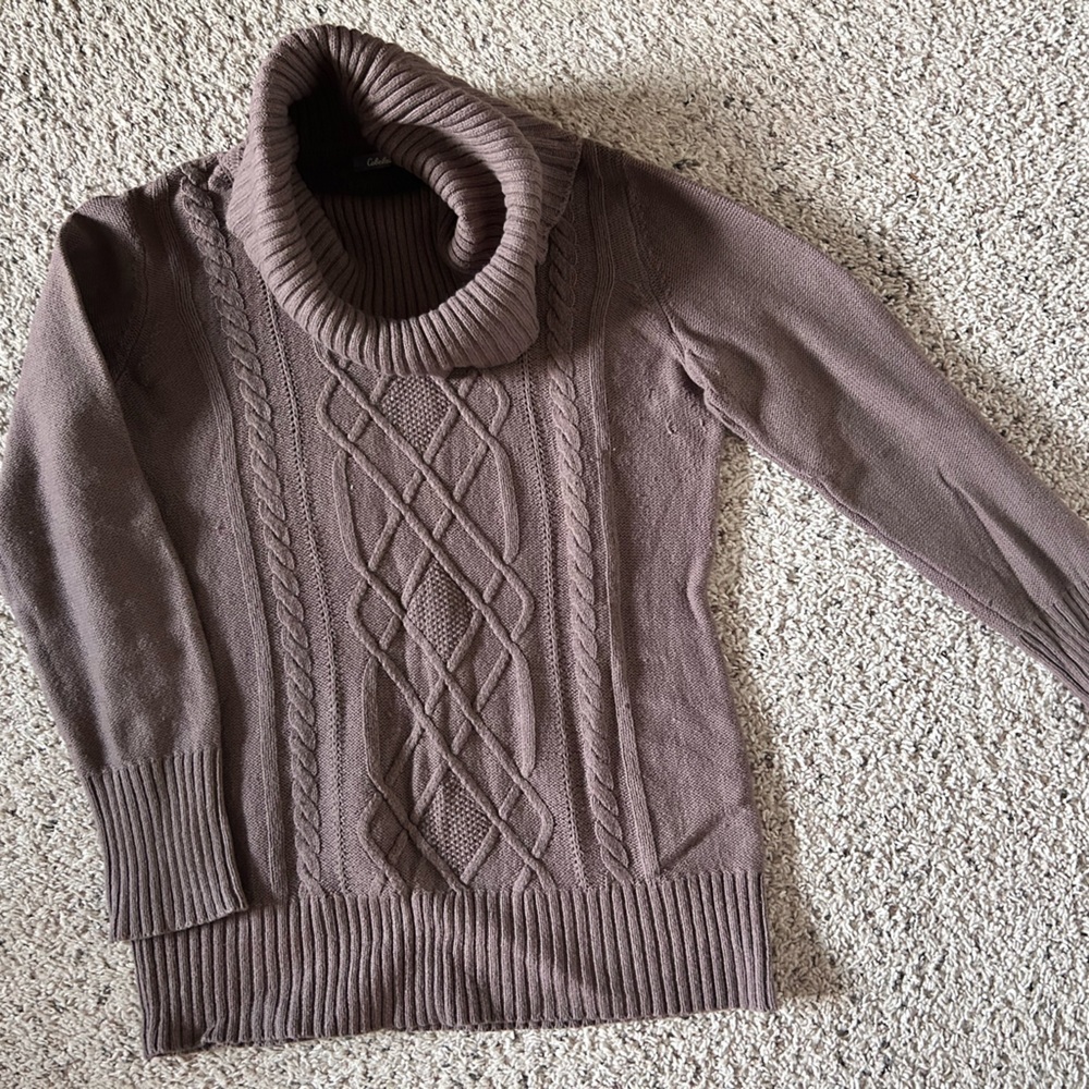 Cabelas Turtle Neck Sweater